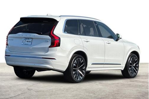 2026 Volvo XC90 Plug-In Hybrid Plus