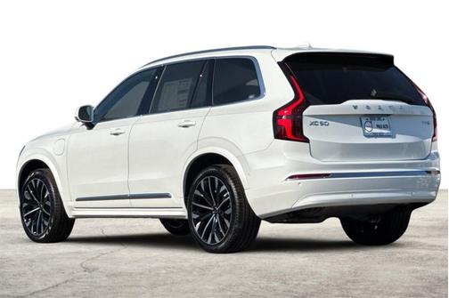 2026 Volvo XC90 Plug-In Hybrid Plus