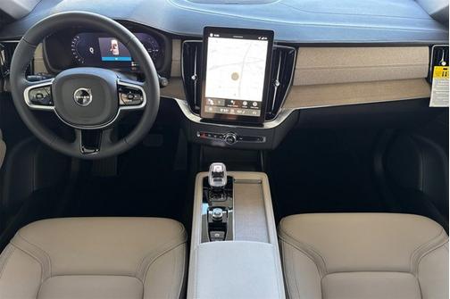 2026 Volvo XC90 Plug-In Hybrid Plus