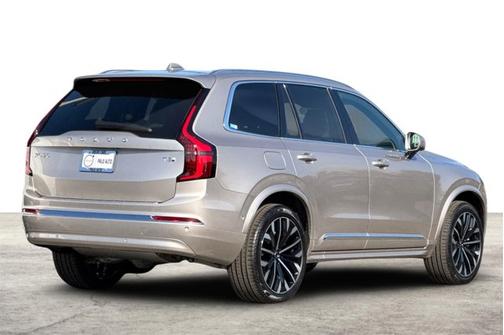 2026 Volvo XC90 Plug-In Hybrid Plus
