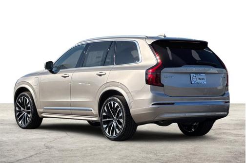 2026 Volvo XC90 Plug-In Hybrid Plus