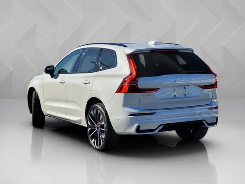 2026 Volvo XC60 Plug-In Hybrid Ultra