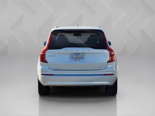 2024 Volvo XC90 Recharge Plug-In Hybrid Plus Bright Theme