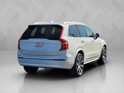 2024 Volvo XC90 Recharge Plug-In Hybrid Plus Bright Theme