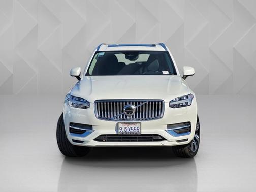 2024 Volvo XC90 Recharge Plug-In Hybrid Plus Bright Theme