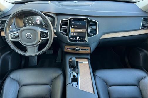 2022 Volvo XC90 Recharge Plug-In Hybrid Inscription Expression