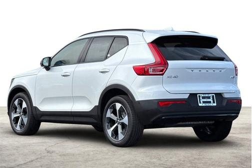 2026 Volvo XC40 Plus