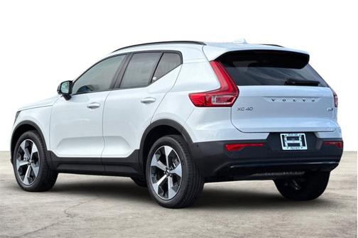 2026 Volvo XC40 Plus