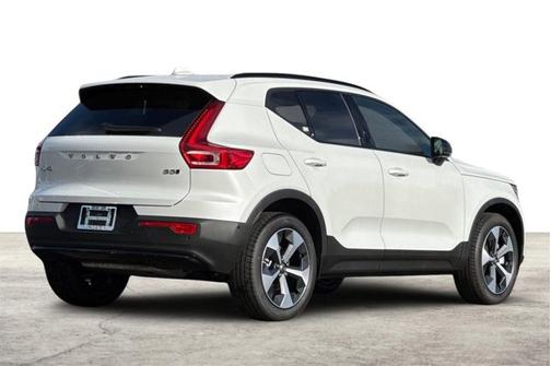 2026 Volvo XC40 Plus