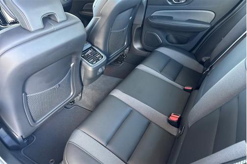 2023 Volvo S60 Ultimate Black Edition