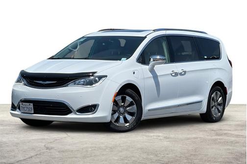 2017 Chrysler Pacifica Hybrid Platinum