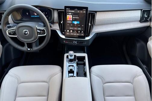 2026 Volvo XC90 Core