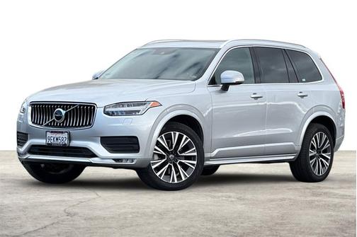 2022 Volvo XC90 Momentum