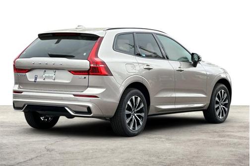 2025 Volvo XC60 Core