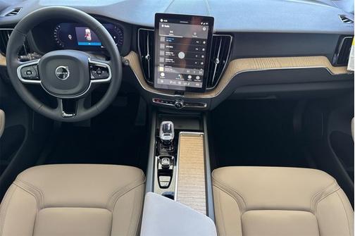 2026 Volvo XC60 Plus