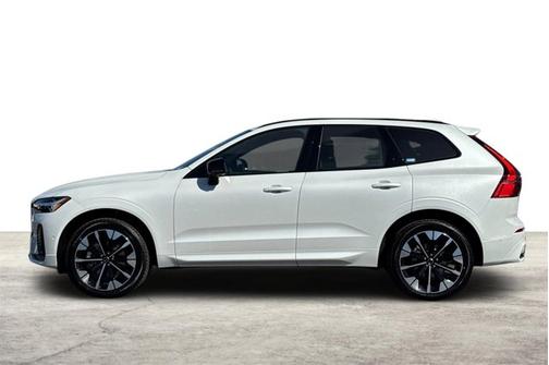 2026 Volvo XC60 Plus