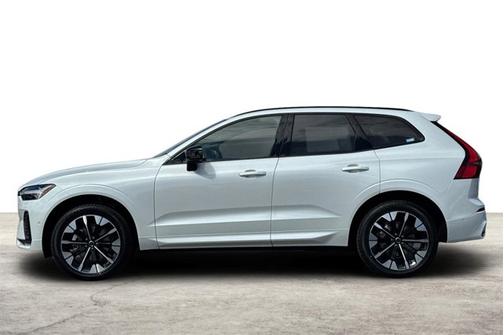 2026 Volvo XC60 Plus