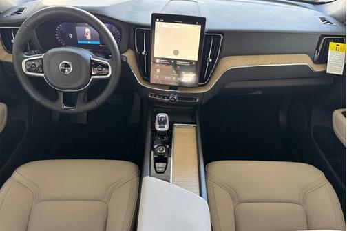 2026 Volvo XC60 Plus