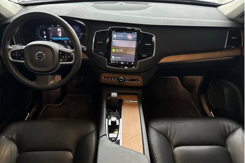 2023 Volvo XC90 Recharge Plug-In Hybrid Plus Dark Theme