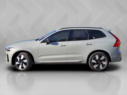 2025 Volvo XC60 Plug-In Hybrid Plus