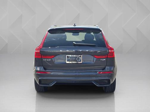 Platinum Gray Metallic 2025 Volvo XC60 Plug-In Hybrid Plus