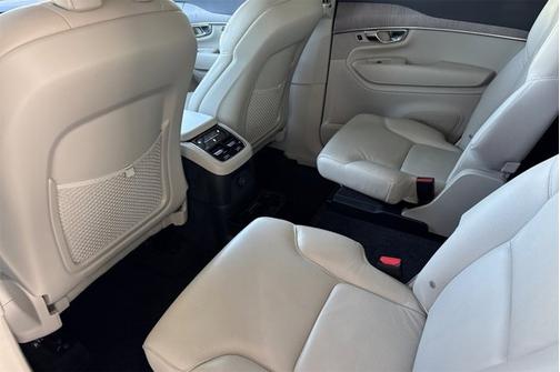 2023 Volvo XC90 Recharge Plug-In Hybrid Plus