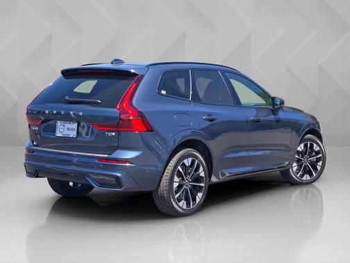 Denim Blue Metallic 2026 Volvo XC60 Plug-In Hybrid Plus