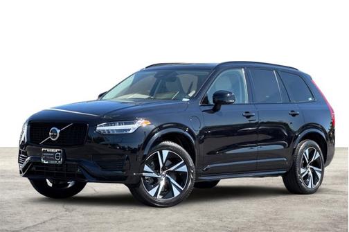 2023 Volvo XC90 Recharge Plug-In Hybrid Plus Dark Theme