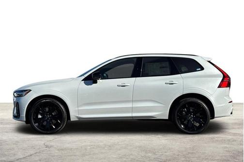 Crystal White 2026 Volvo XC60 Ultra Black Edition