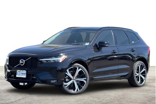 2023 Volvo XC60 Ultimate Dark Theme