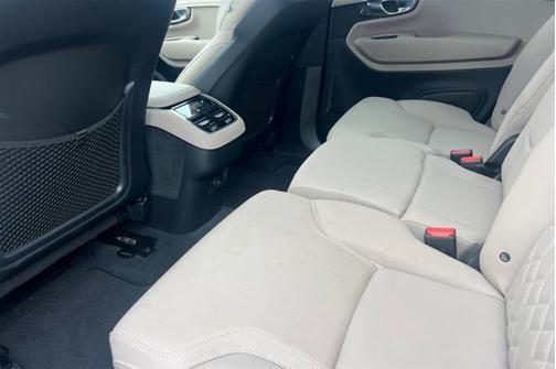 2025 Volvo XC90 Plus