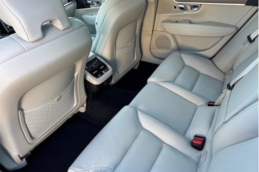 2026 Volvo V90 Cross Country Ultra
