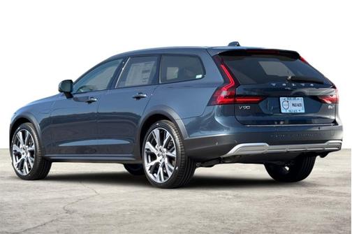 2026 Volvo V90 Cross Country Ultra