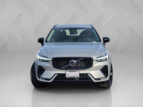 Silver Dawn Metallic 2023 Volvo XC60 Ultimate Dark Theme
