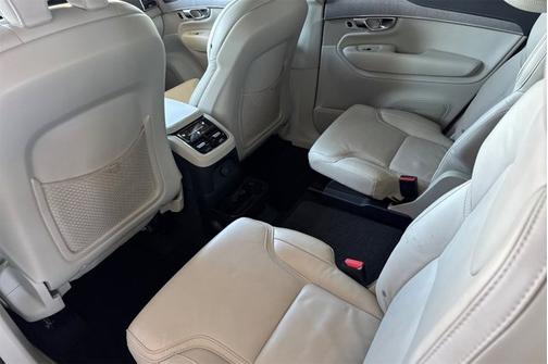 2025 Volvo XC90 Plug-In Hybrid Ultra