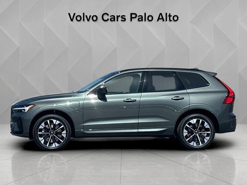 Forest Lake 2026 Volvo XC60 Plug-In Hybrid Plus