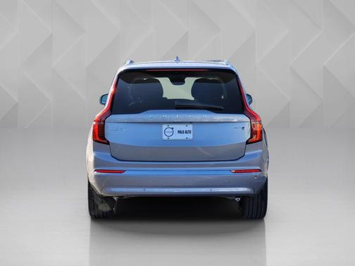 2026 Volvo XC90 Plus