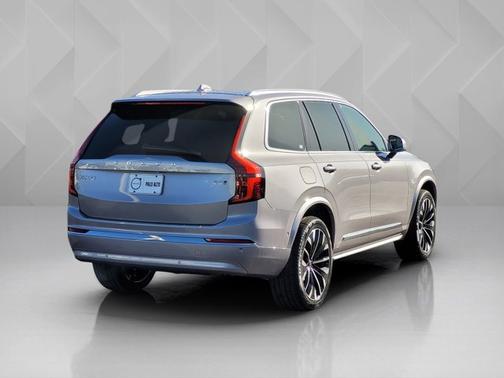 2026 Volvo XC90 Plus