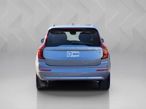 2026 Volvo XC90 Plus