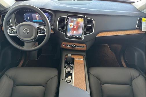 2025 Volvo XC90 Plus