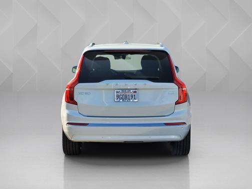 2023 Volvo XC90 Recharge Plug-In Hybrid Plus