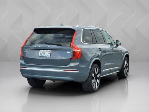 2023 Volvo XC90 Recharge Plug-In Hybrid Plus