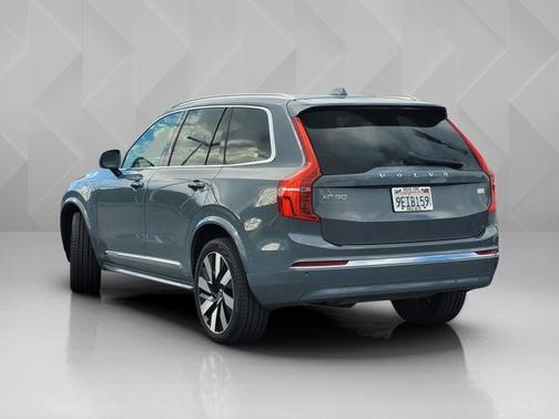2023 Volvo XC90 Recharge Plug-In Hybrid Plus