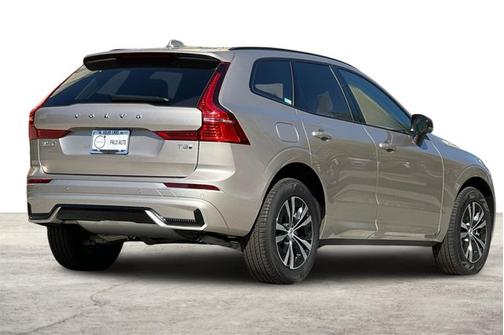 2025 Volvo XC60 Plug-In Hybrid Core