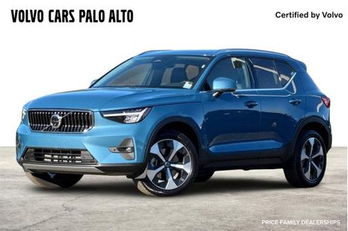 2025 Volvo XC40 Plus Bright Theme