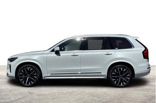 2026 Volvo XC90 Plus