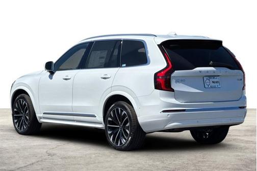 2026 Volvo XC90 Plus