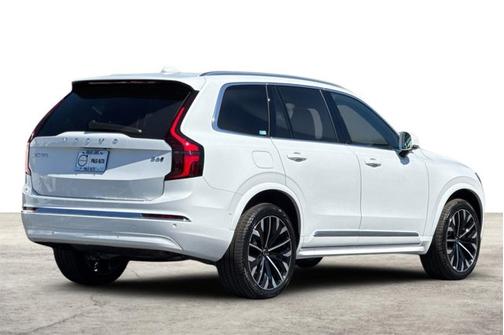 2026 Volvo XC90 Plus