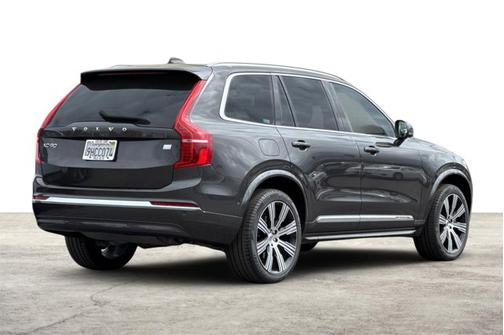 2023 Volvo XC90 Recharge Plug-In Hybrid Plus Bright Theme