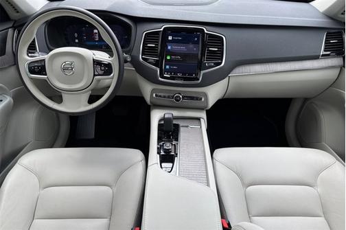 2023 Volvo XC90 Recharge Plug-In Hybrid Plus Bright Theme
